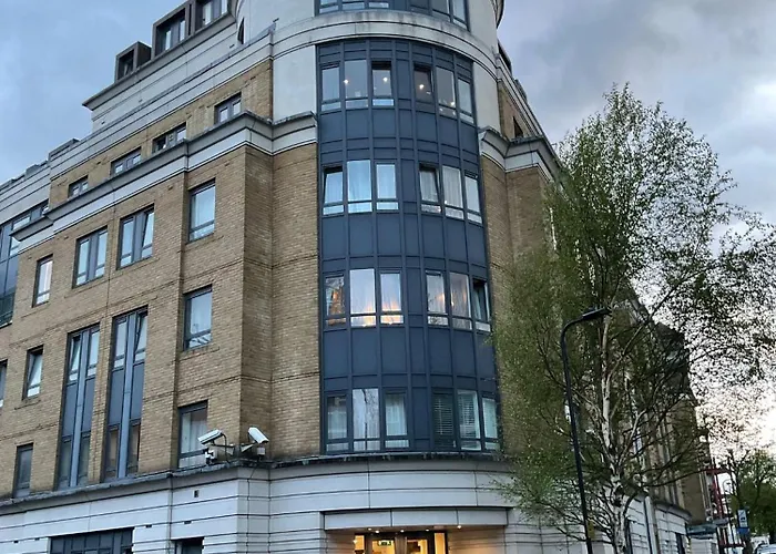 2 Bedroom Flat With 24 7 Security And Concierge