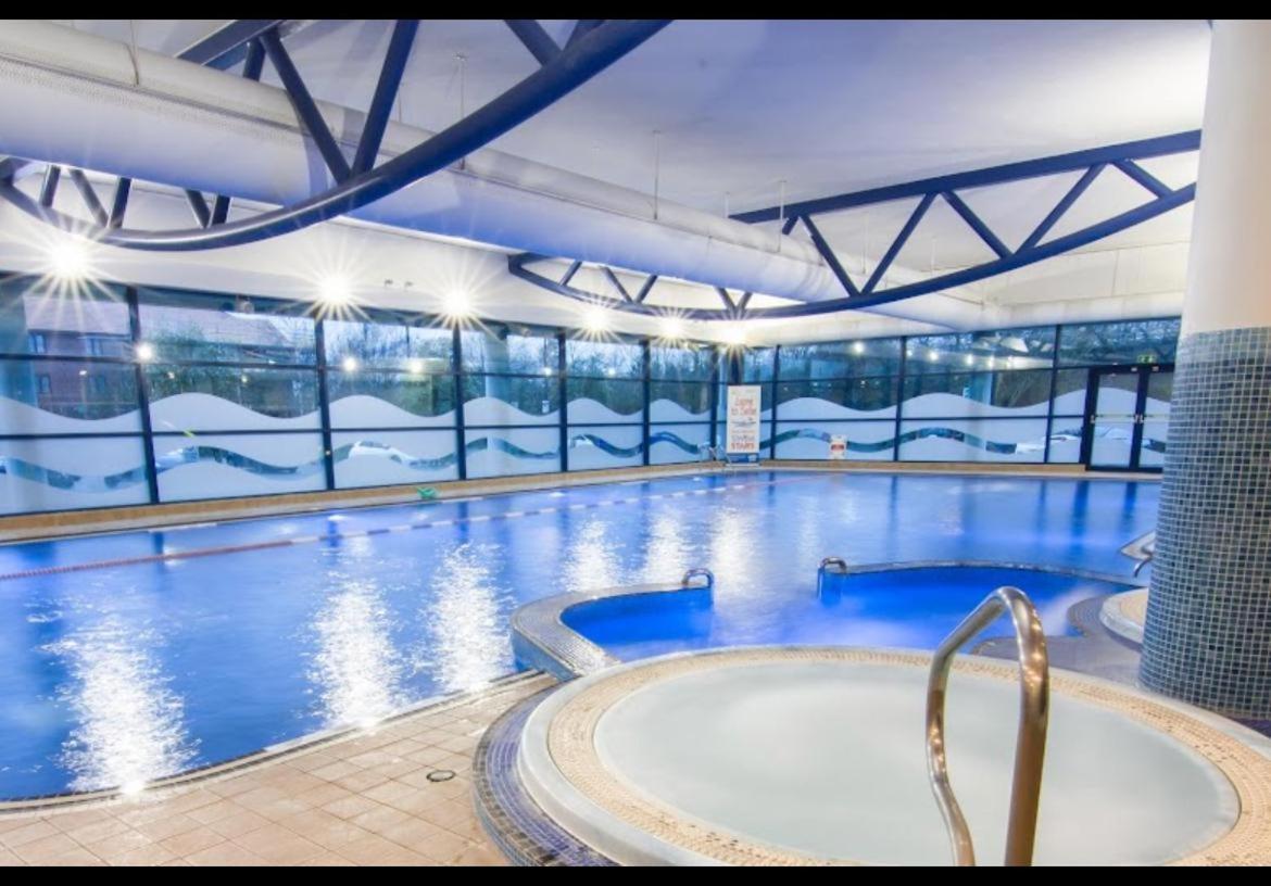 2 Bedroom Flat With 24 7 Security And Concierge *