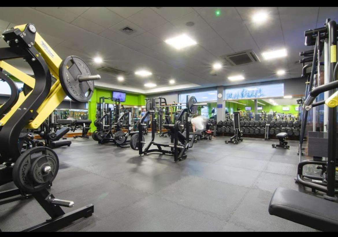 2 Bedroom Flat With 24 7 Security And Concierge Londres