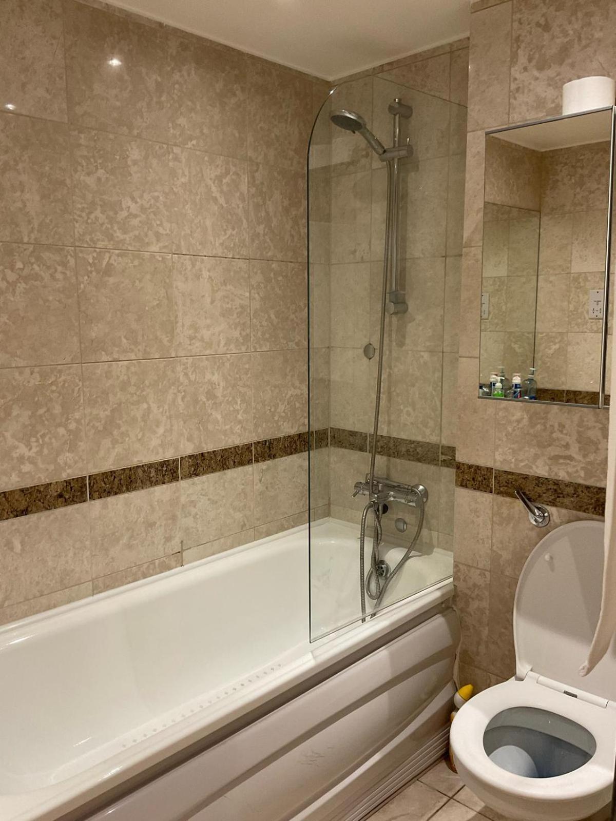 2 Bedroom Flat With 24 7 Security And Concierge Appartement *