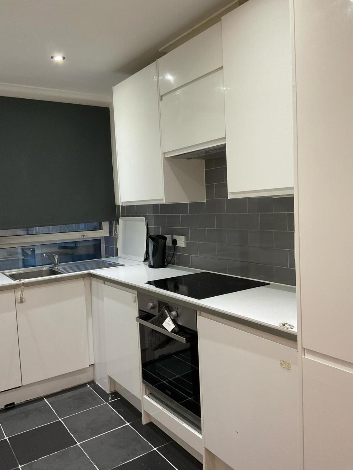 2 Bedroom Flat With 24 7 Security And Concierge Apartment